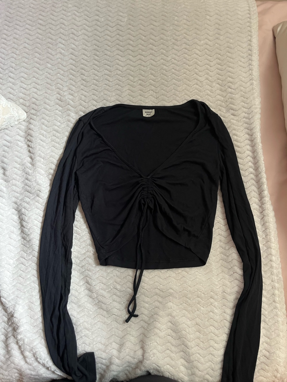 ARITZIA Sunday Best Black Long-Sleeve Ruched Crop Top